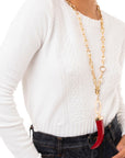 Collana lunga a catena in metallo con corno in resina rossa - Mya Accessories