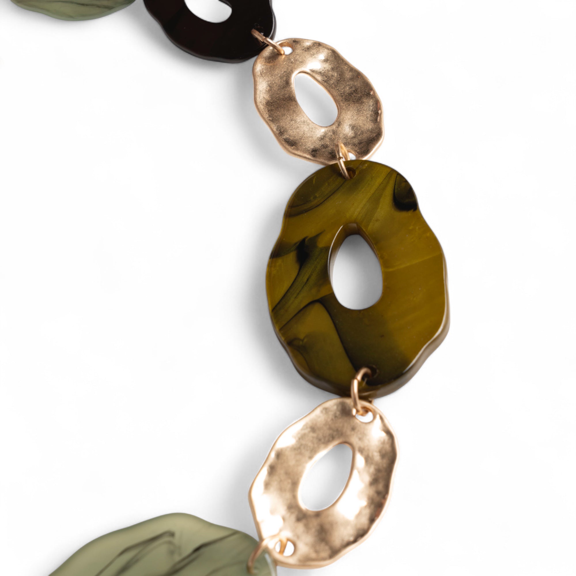 Collana girocollo in acrilico da forme irregolari tono verde - Mya Accessories