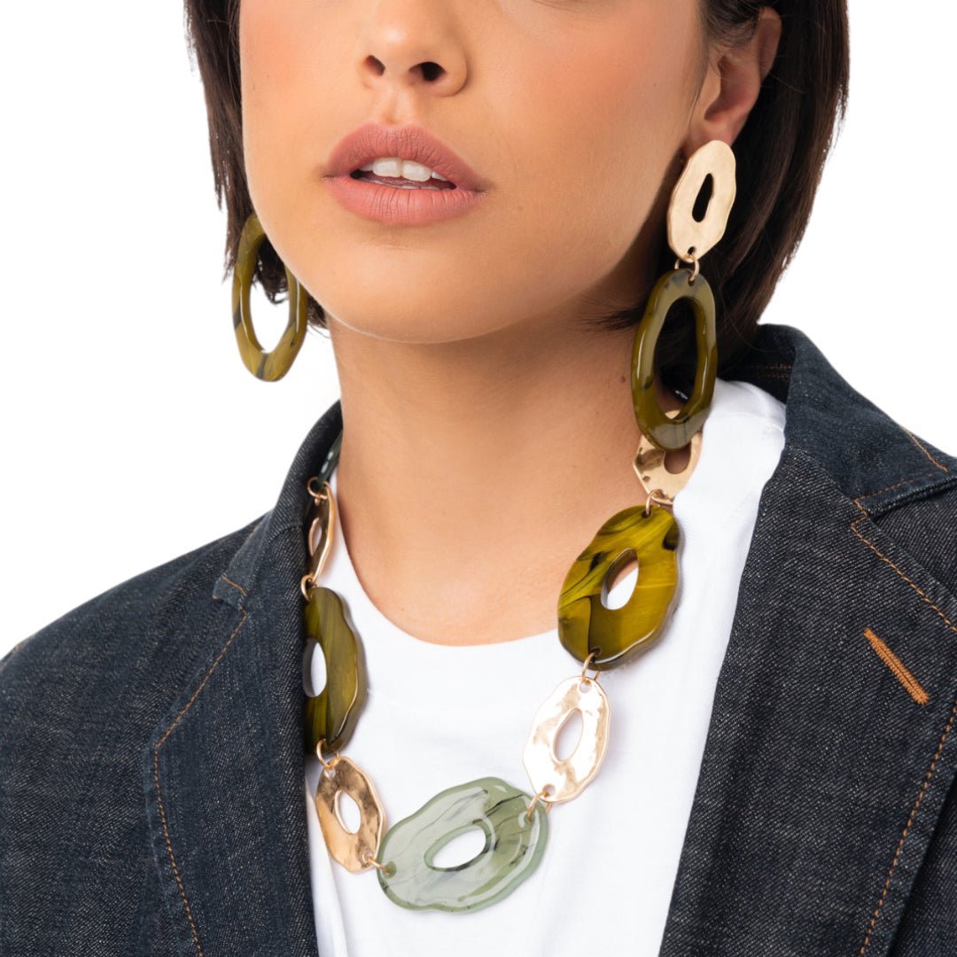 Collana girocollo in acrilico da forme irregolari tono verde - Mya Accessories