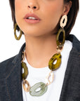 Collana girocollo in acrilico da forme irregolari tono verde - Mya Accessories