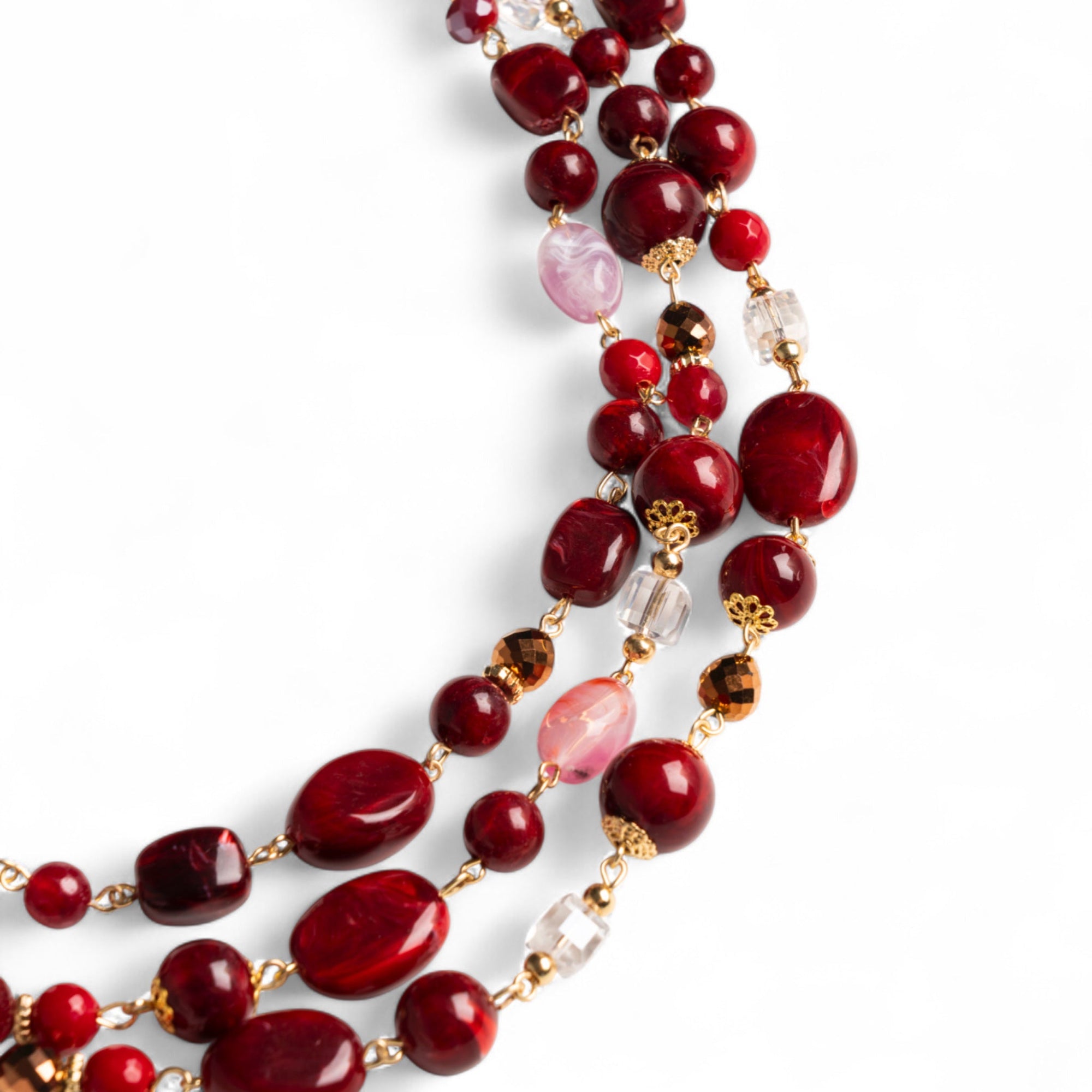 Collana a tre fili con pietre in acrilico e vetro tono rosso - Mya Accessories
