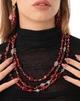 Collana a tre fili con pietre in acrilico e vetro tono rosso - Mya Accessories