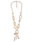Collana lunga a catena con inserti e pendente in acrilico e vetro tono beige - Mya Accessories