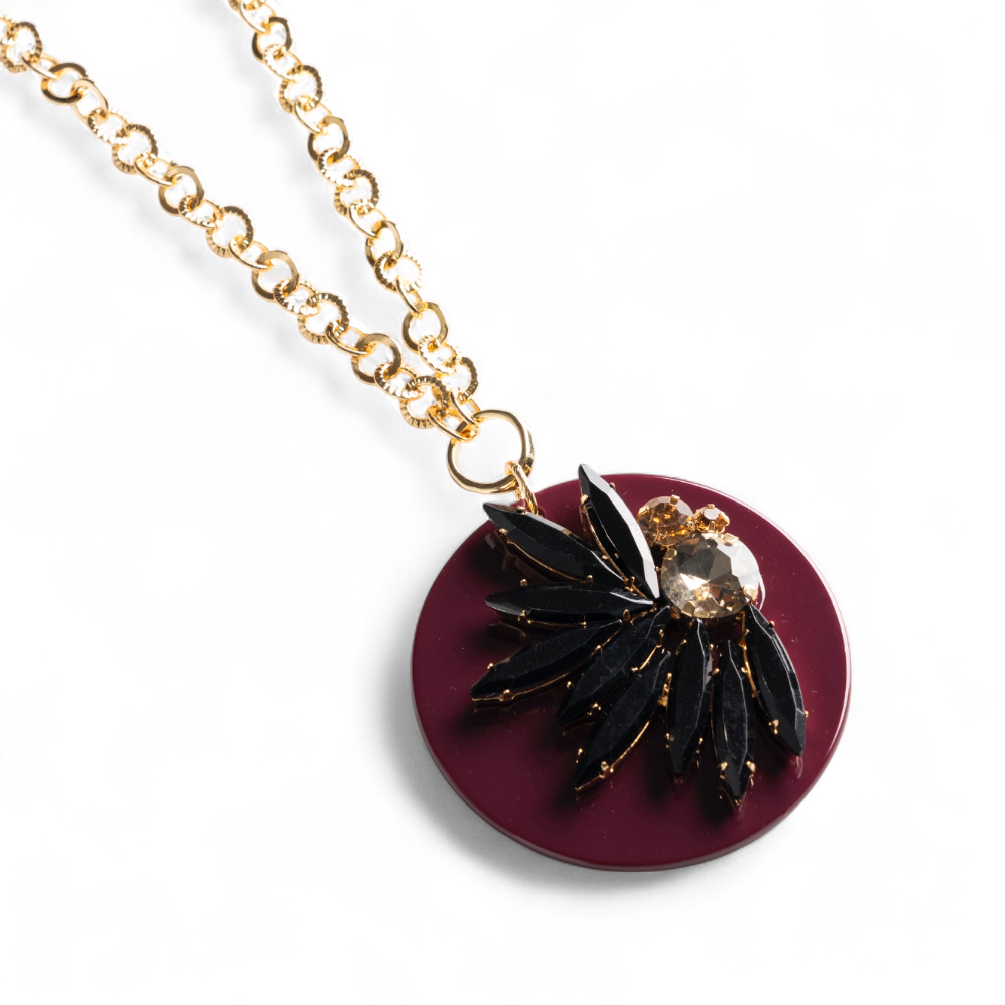 Collana lunga a catena con pendente circolare in acrilico viola e pietre in vetro nere - Mya Accessories