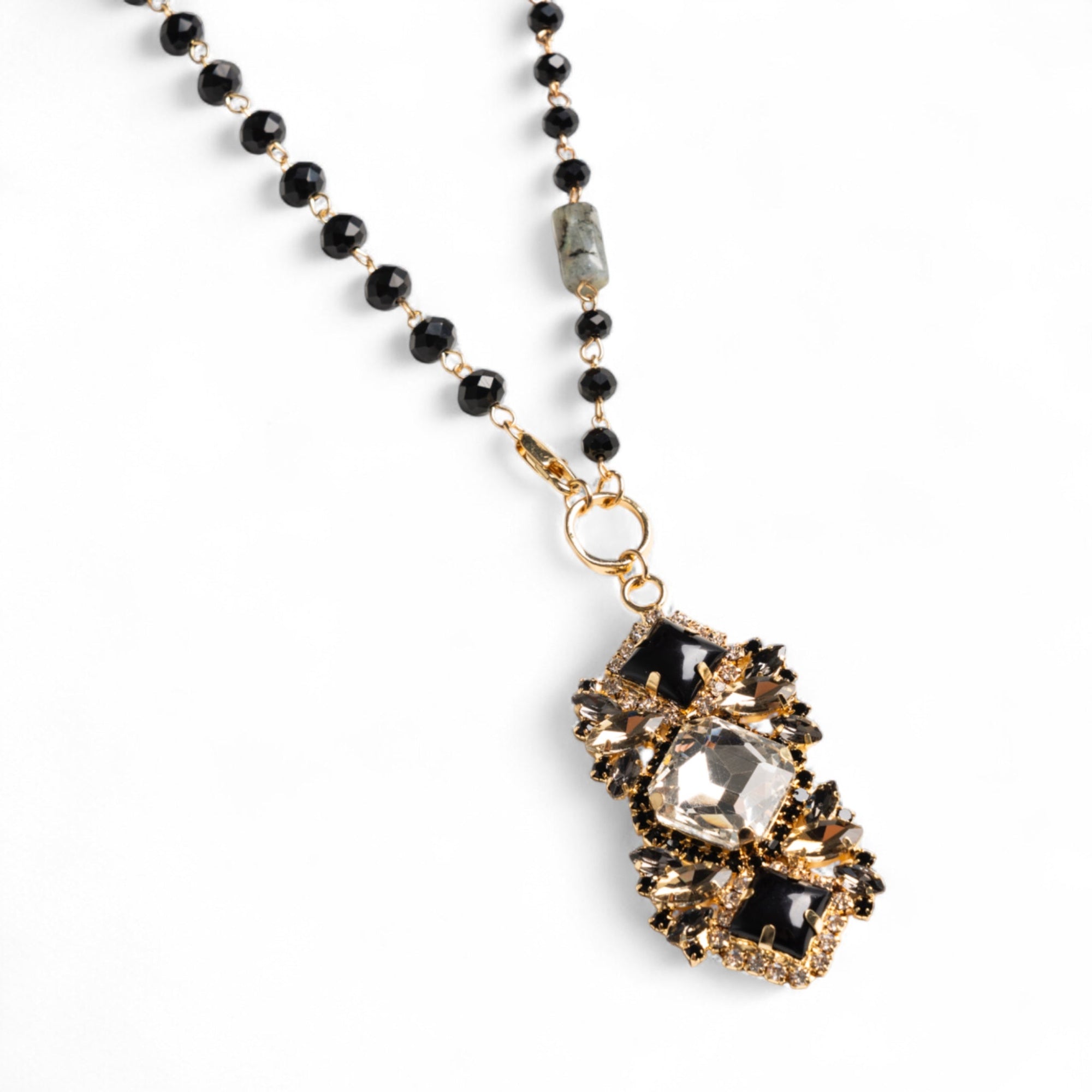 Collana lunga a catena con pendente in vetro nero e grigio - Mya Accessories