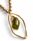 Collana lunga a catena con pendente pietra in resina trasparente verde - Mya Accessories