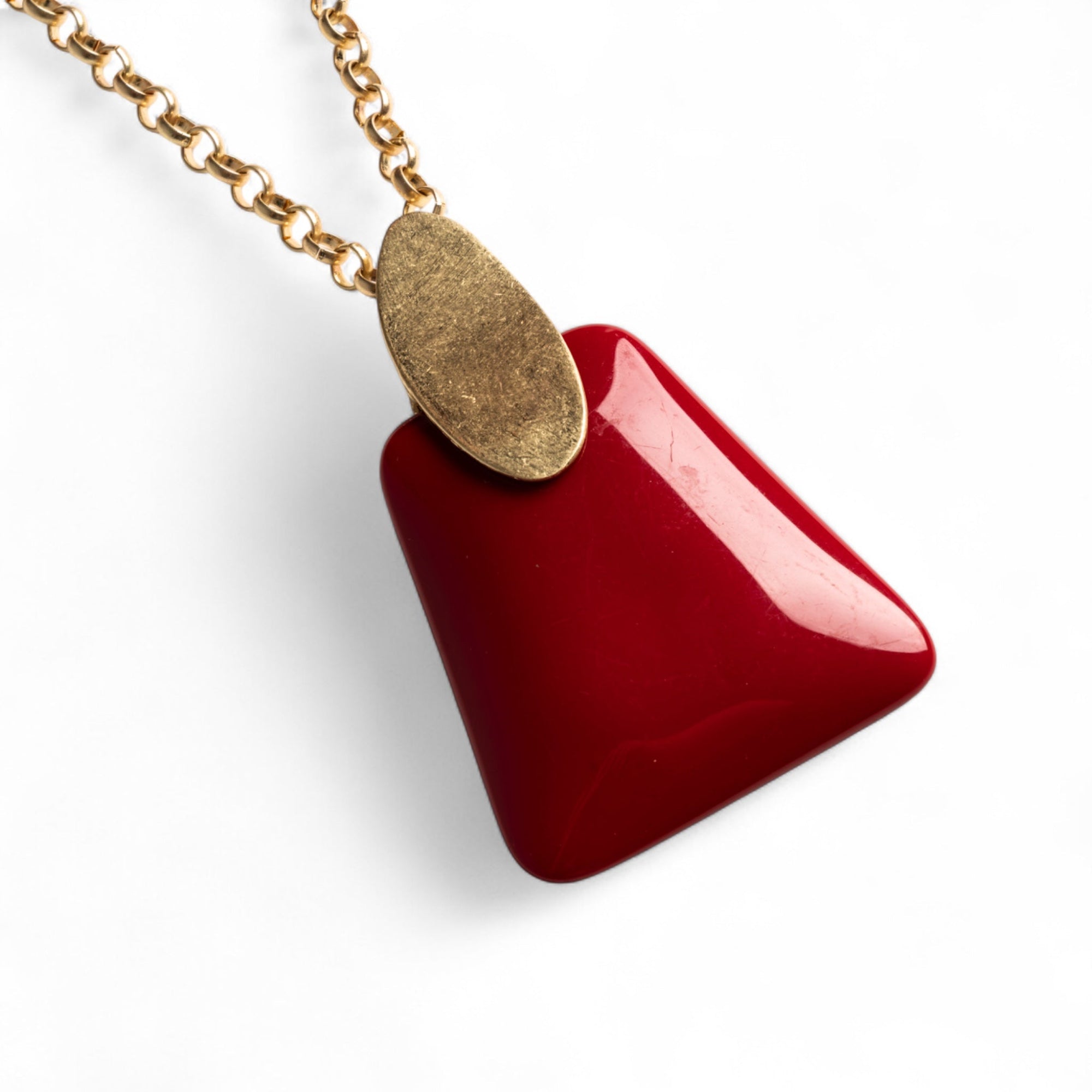 Collana lunga a catena con pendente geometrico in resina rosso - Mya Accessories