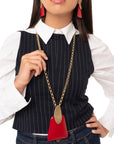 Collana lunga a catena con pendente geometrico in resina rosso - Mya Accessories