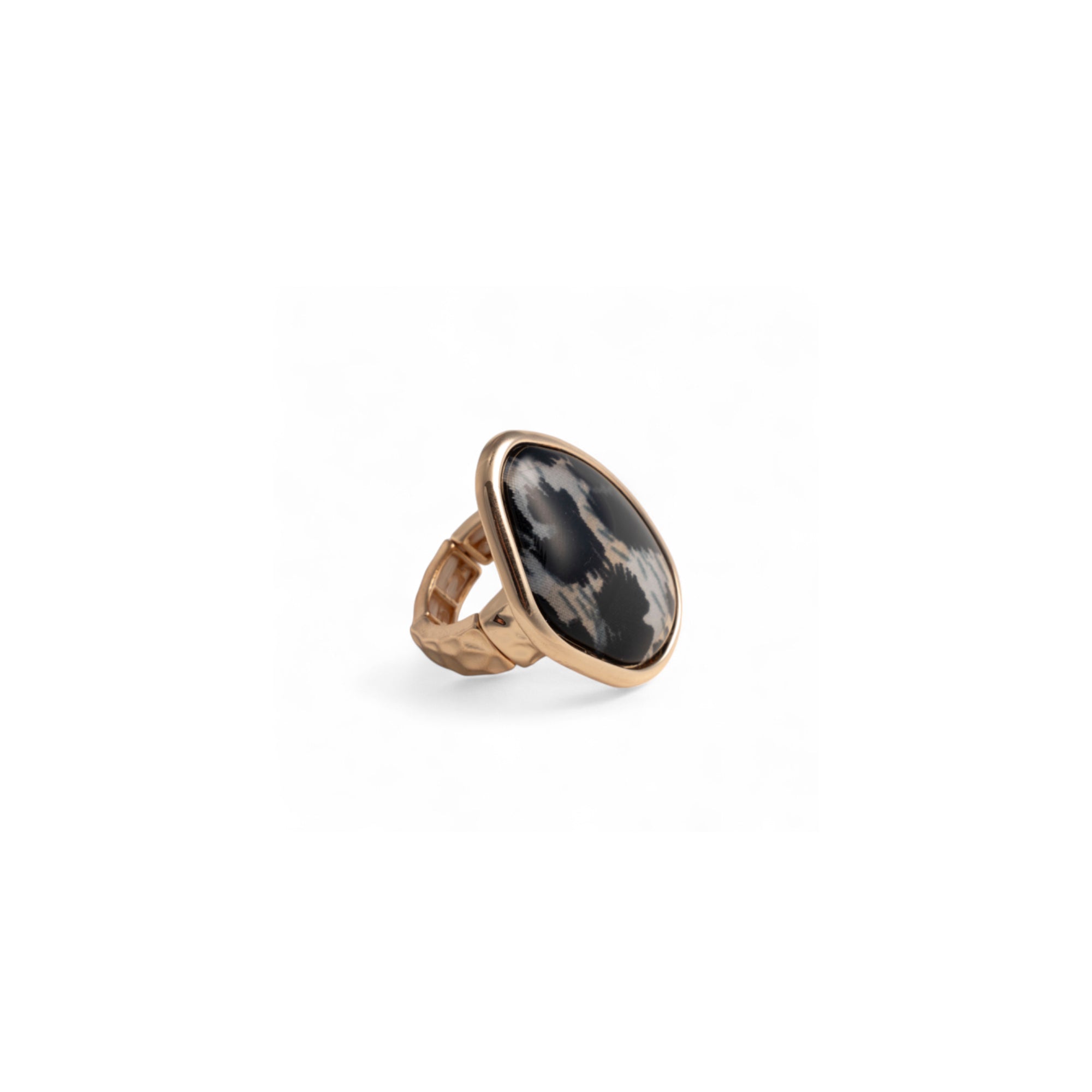 Anello in metallo elastico con pietra in acrilico animalier nero - Mya Accessories