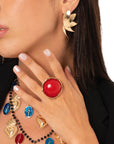 Anello in metallo elastico, con pietra circolare in resina rossa - Mya Accessories