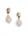 Orecchini pendenti con pietra a goccia in acrilico grigia - Mya Accessories