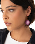 Orecchini pendenti con pietra schiacciata in acrilico viola - Mya Accessories