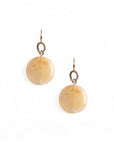 Orecchini pendenti con pietra schiacciata in acrilico beige - Mya Accessories
