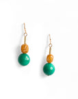 Orecchini pendenti con pietre in acrilico verde ed ambra - Mya Accessories