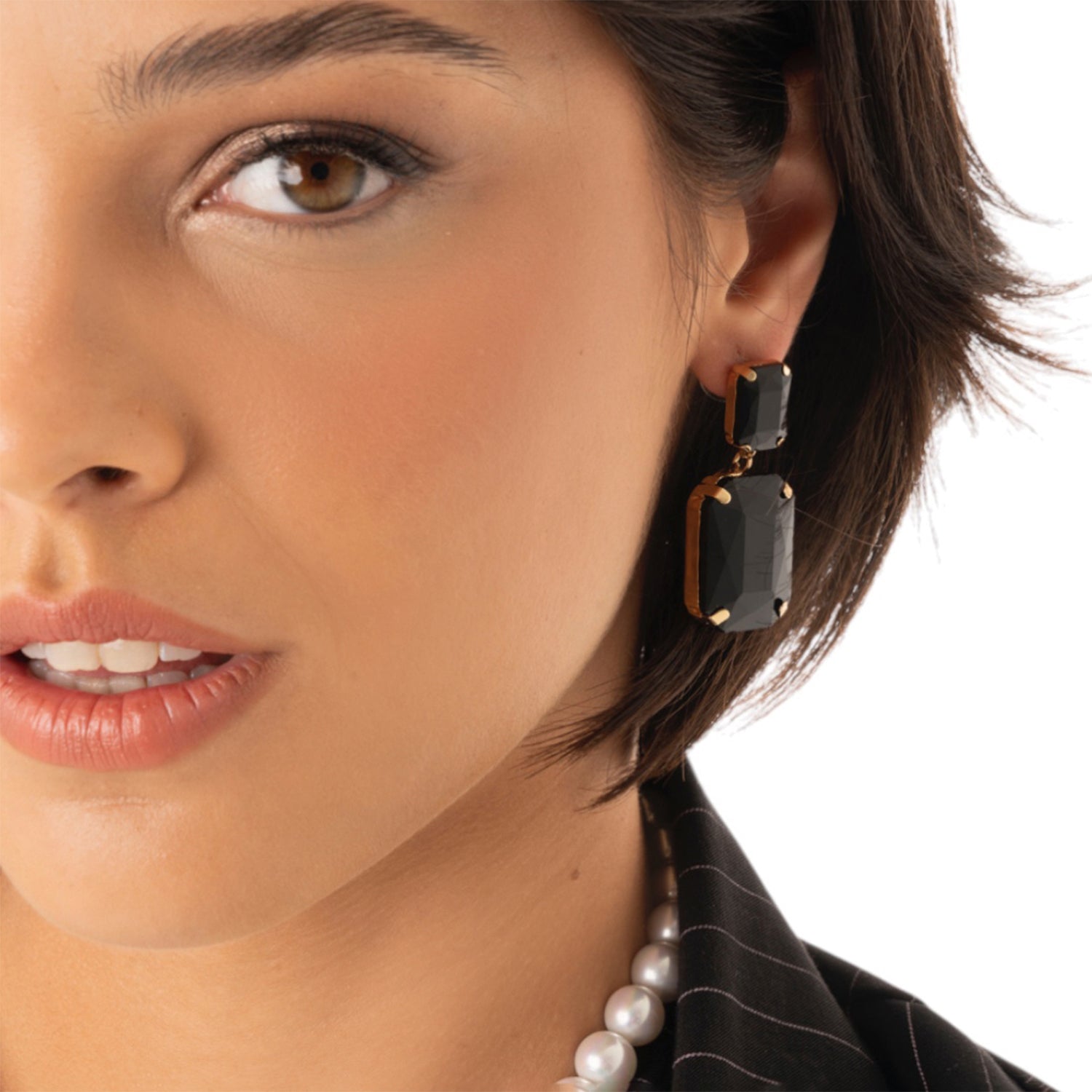 Orecchini pendenti con doppia pietra in vetro nera - Mya Accessories