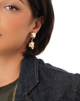 Orecchini pendenti con design irregolare in metallo martellato - Mya Accessories