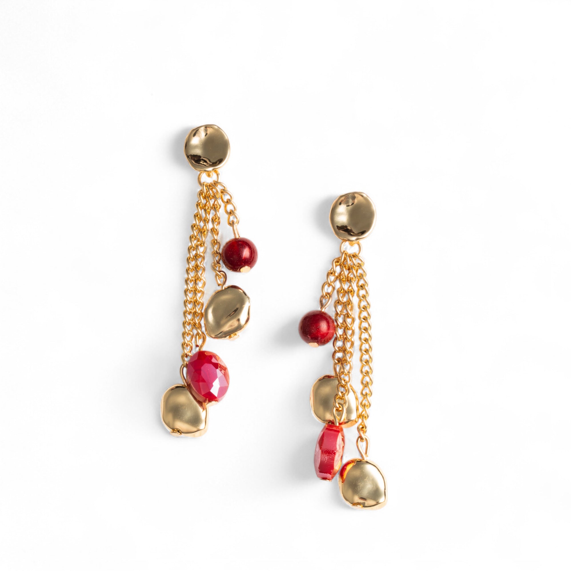 Orecchini pendenti a catena con pietre in acrilico tono rosso - Mya Accessories