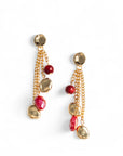 Orecchini pendenti a catena con pietre in acrilico tono rosso - Mya Accessories