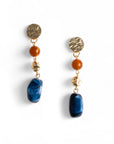 Orecchini pendenti con pietre in acrilico tono blu - Mya Accessories
