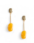 Orecchini pendenti in metallo con pietra in acrilico giallo - Mya Accessories