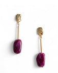Orecchini pendenti in metallo con pietra in acrilico viola - Mya Accessories