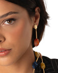 Orecchini pendenti in metallo con pietra in acrilico arancio - Mya Accessories