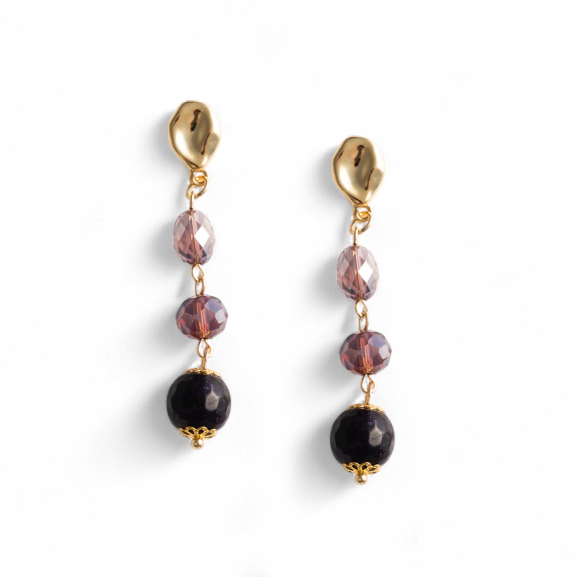 Orecchini pendenti con tre pietre semidure in vetro tono viola - Mya Accessories