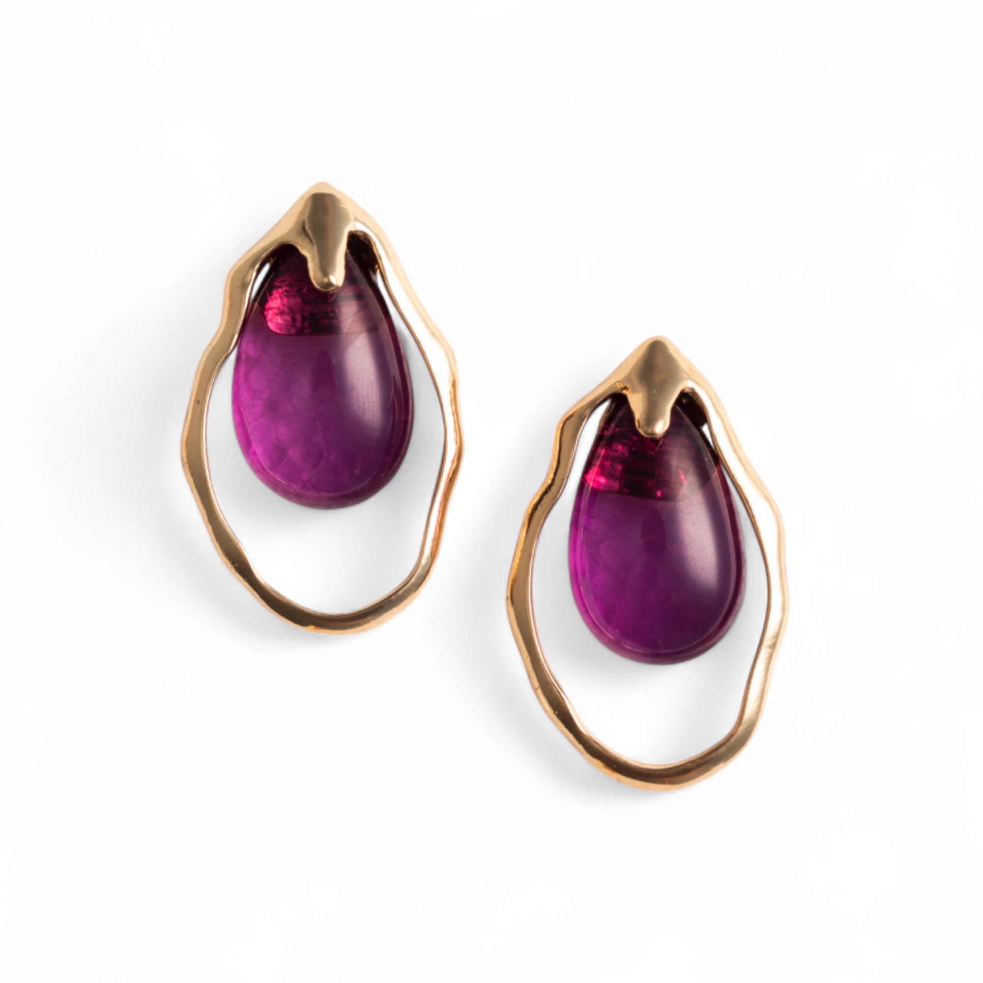Orecchini in metallo a goccia con pietra in resina viola - Mya Accessories