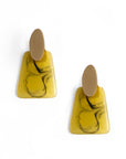 Orecchini con placchetta in metallo e pietra pendente rettangolare in resina verde - Mya Accessories
