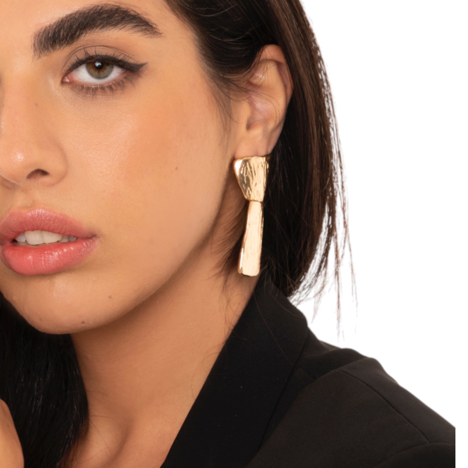 Orecchini pendenti in metallo graffiato - Mya Accessories