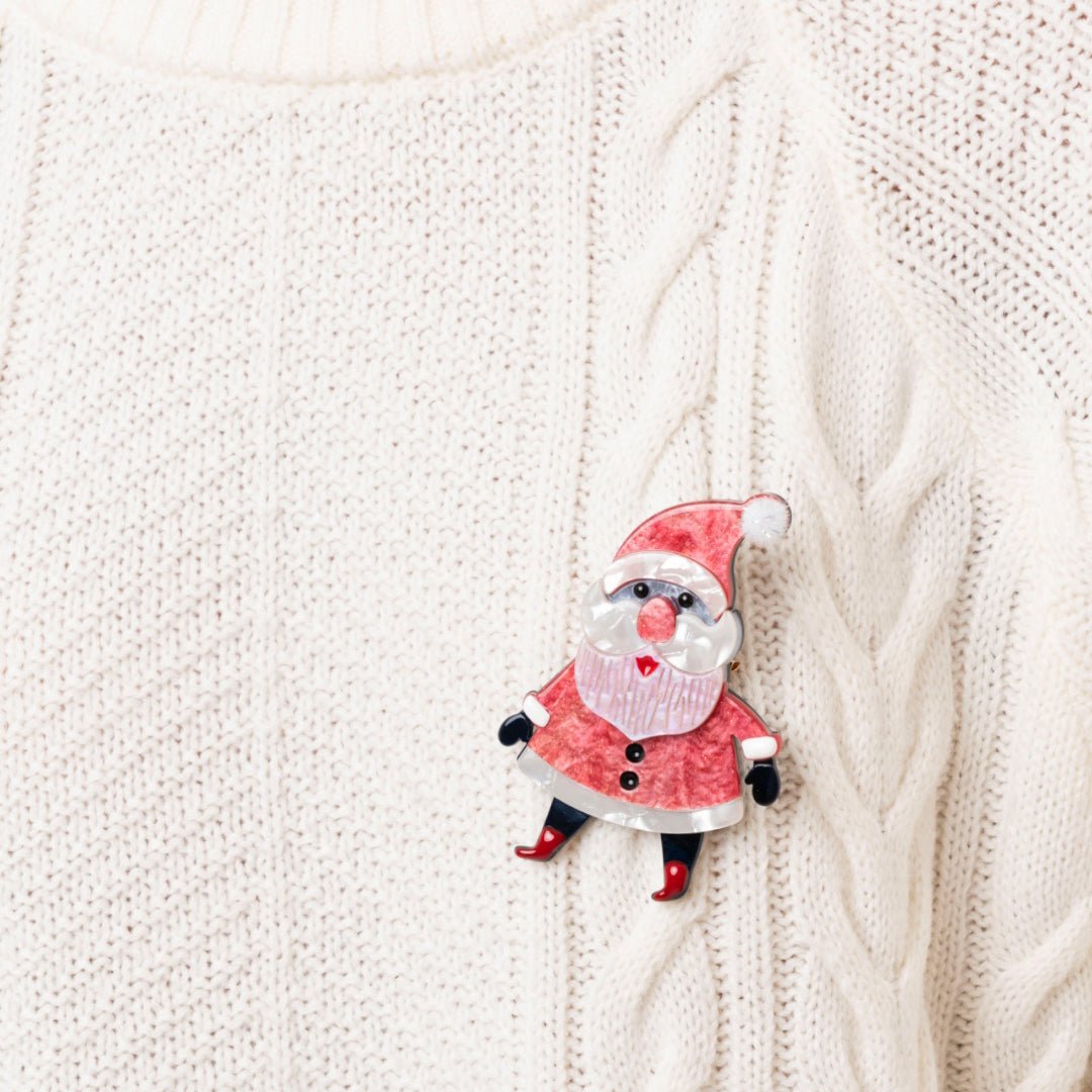 Spilla con base in metallo design in acrilico a forma di babbo natale - Mya Accessories