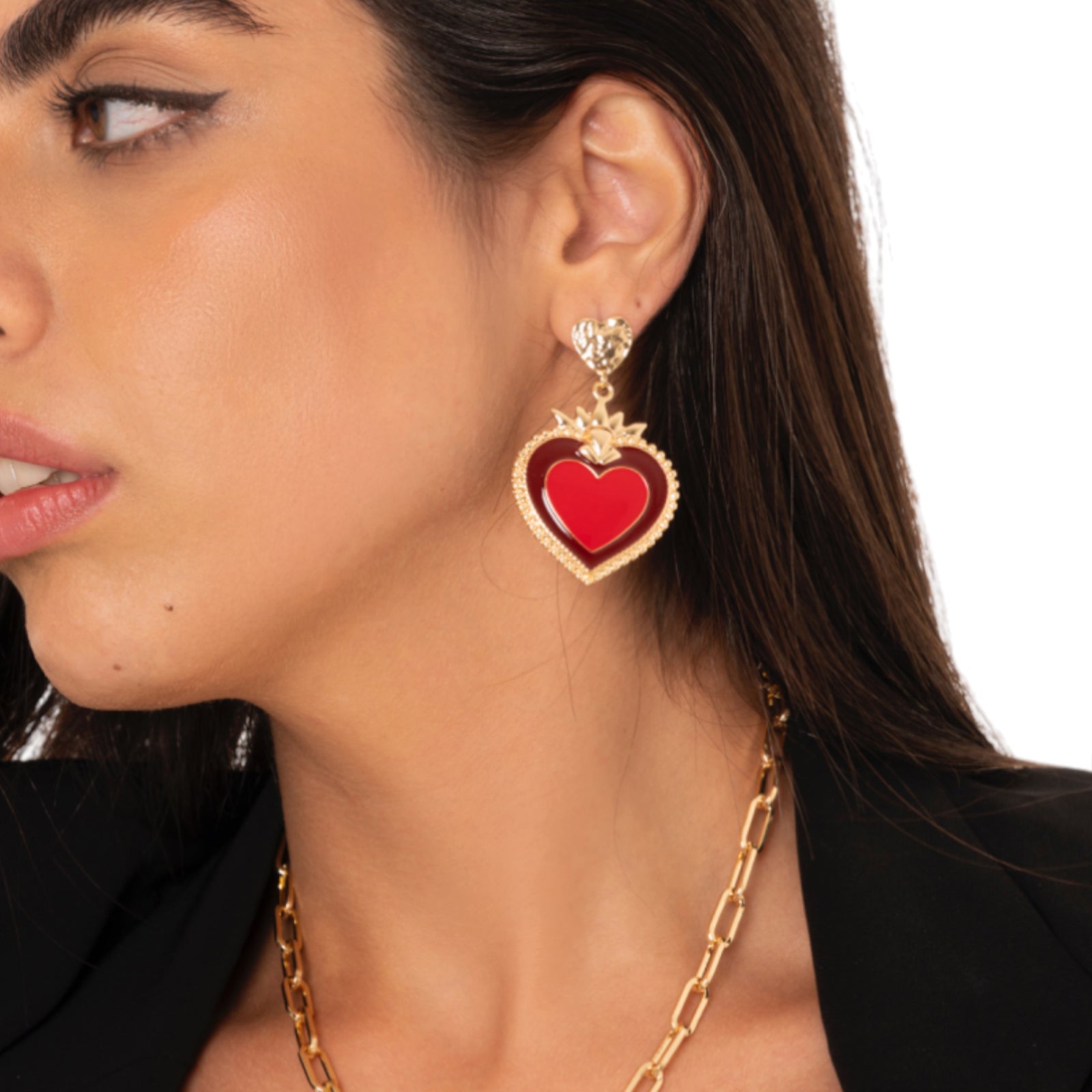 Orecchini pendenti in metallo a forma di cuore smaltato rosso - Mya Accessories