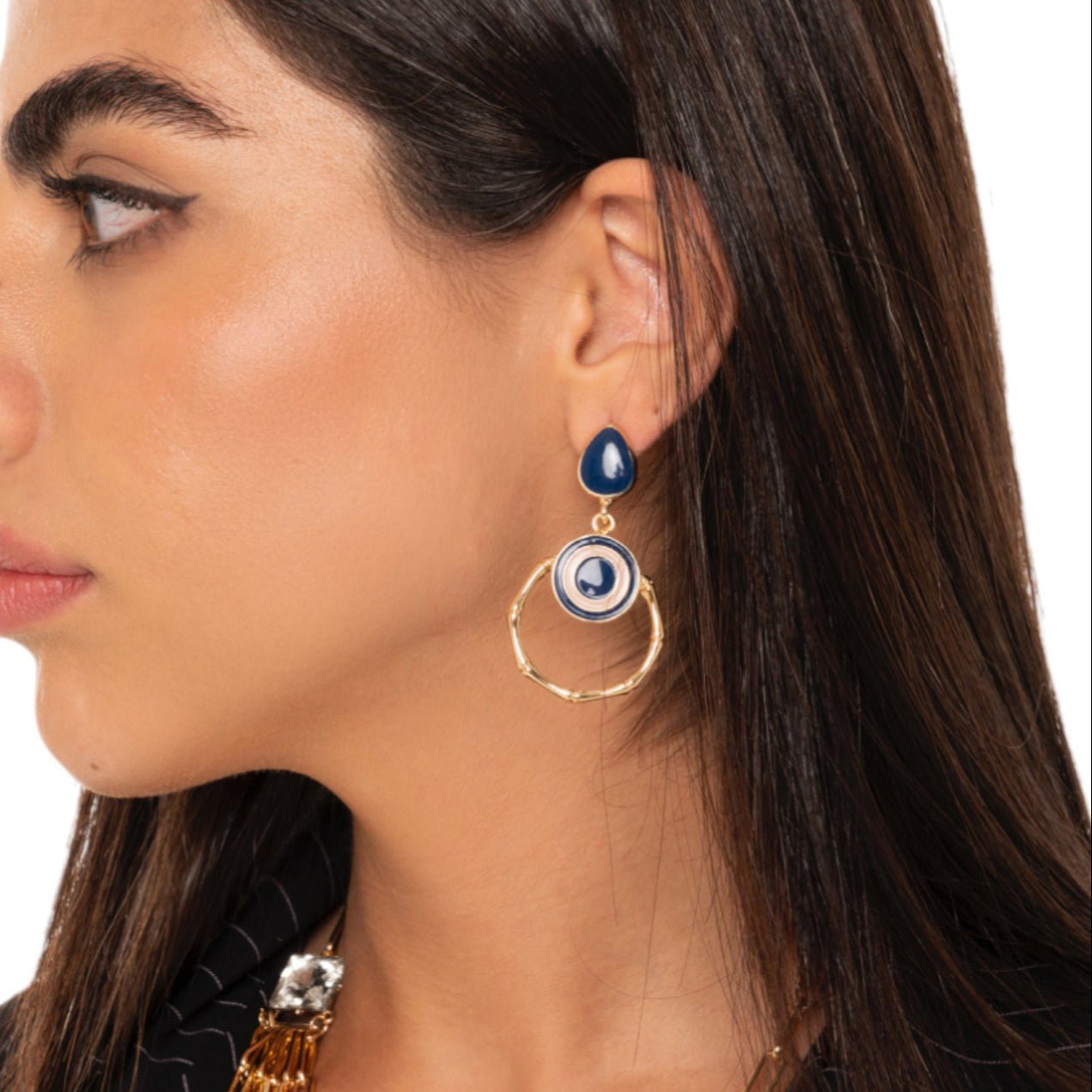 Orecchini pendenti in metallo design occhio greco, smaltati tono blu - Mya Accessories