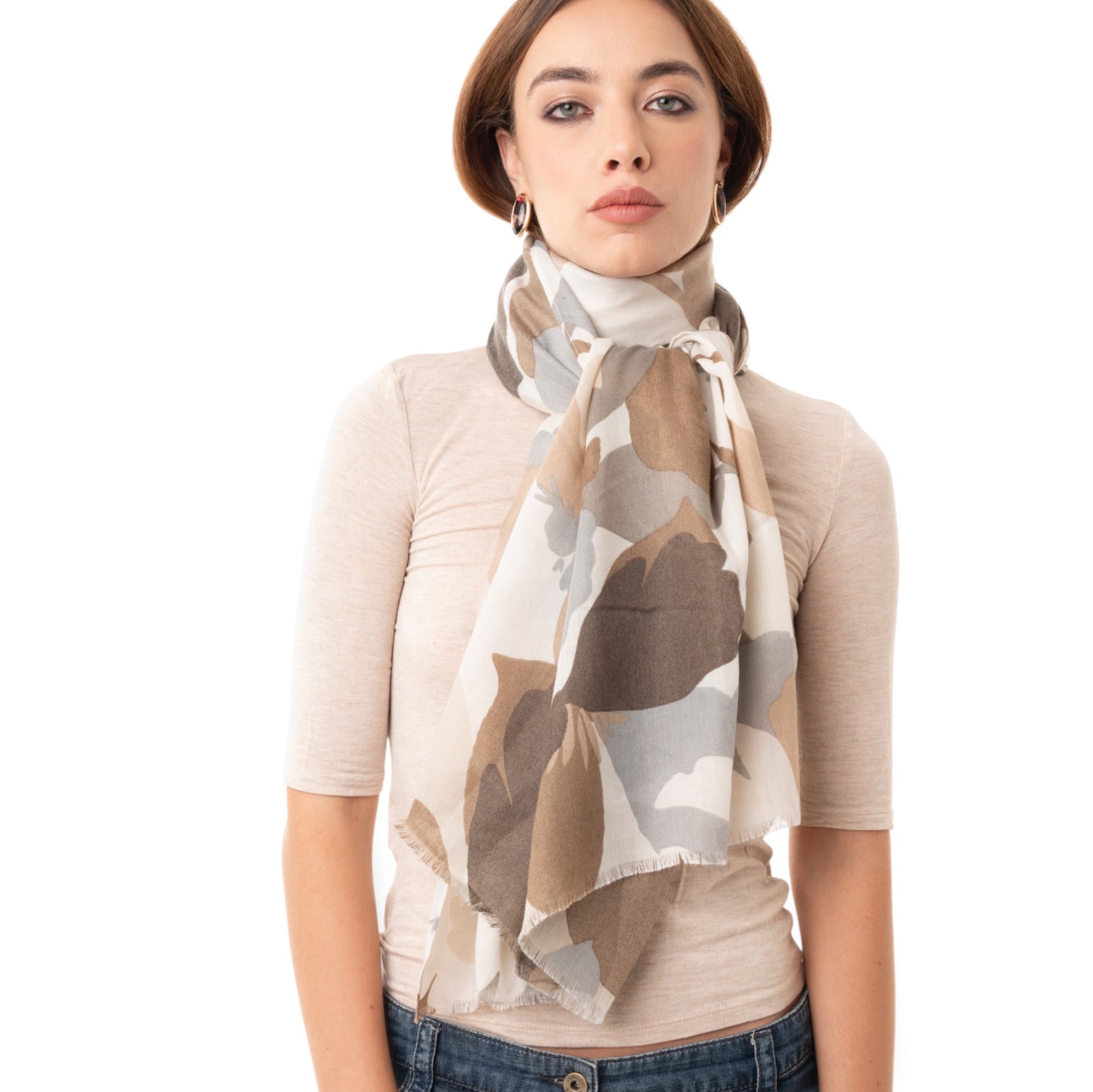 Sciarpa in cotone a fantasia floreale tono beige - Mya Accessories