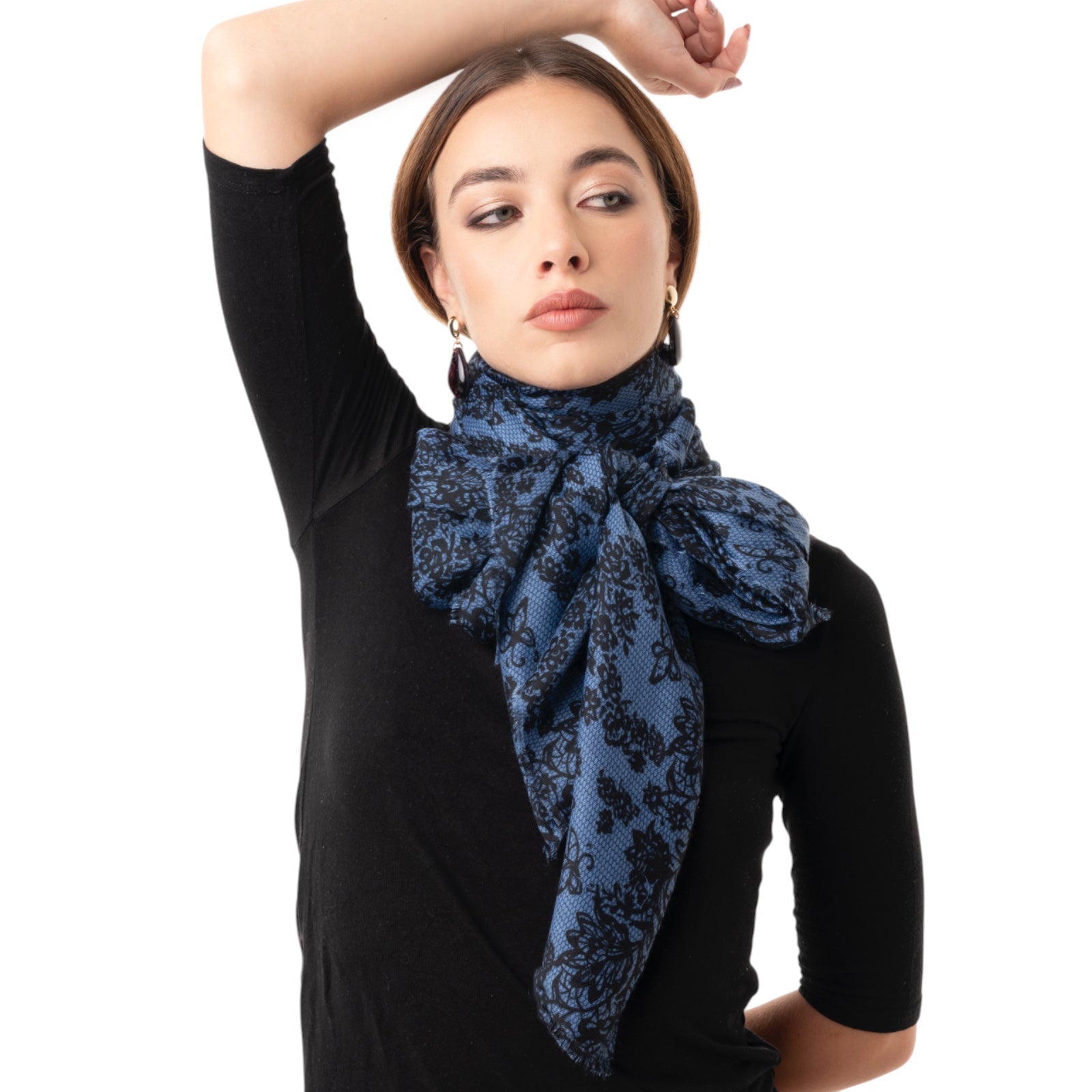 Sciarpa in cotone blu con stampa a ricamo nera - Mya Accessories