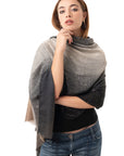Sciarpa in cotone con stampa sfumata sui toni del nero con glitter - Mya Accessories