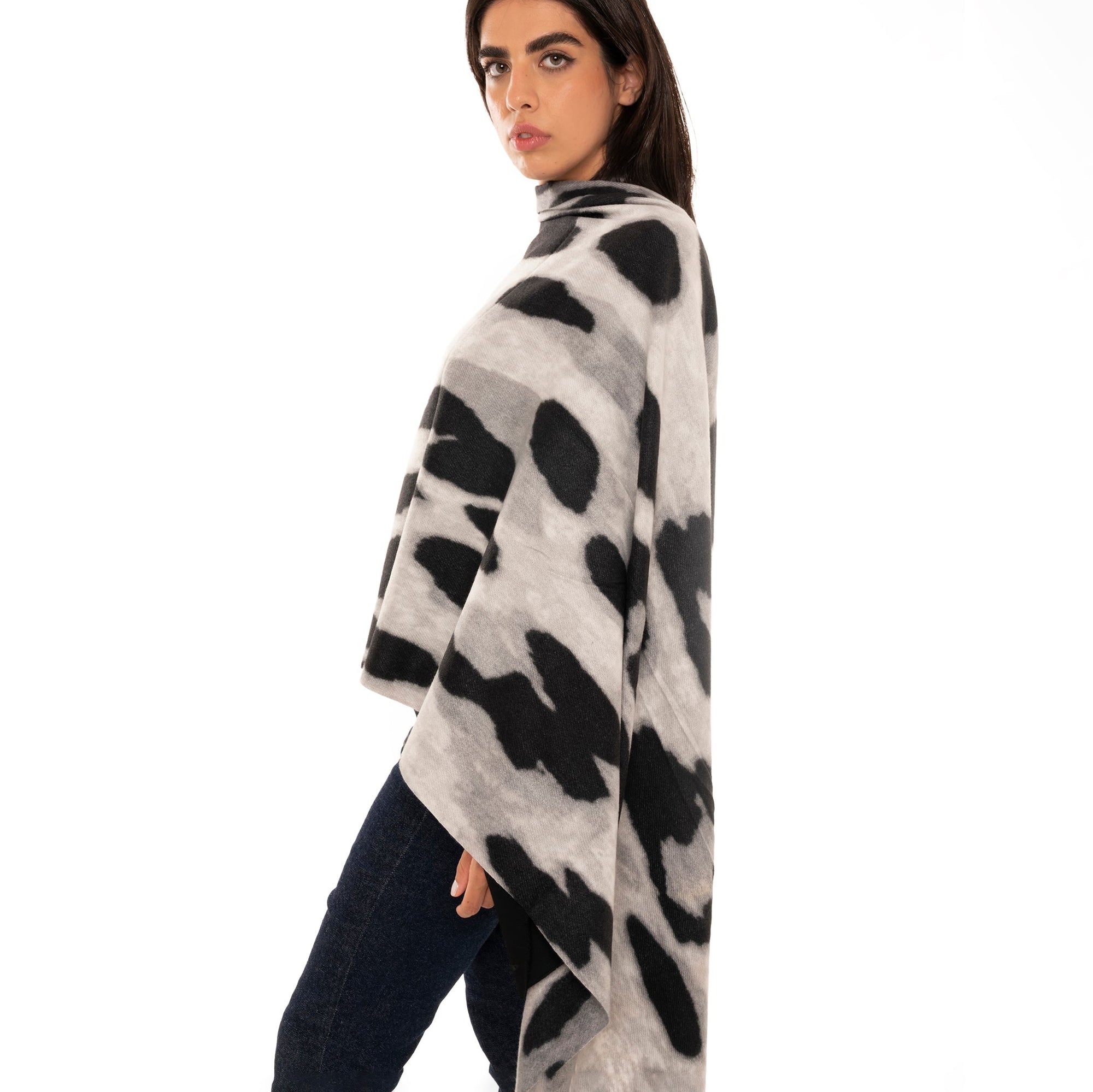 Sciarpa in lana con stampa maculata tono bianco e nero - Mya Accessories