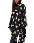 Sciarpa in lana nera con stampa a cuori bianchi - Mya Accessories