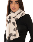 Sciarpa in lana bianca con stampa a cuori grigi - Mya Accessories