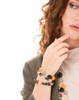 Bracciale elastico a tre fili con pietre in acrilico tono grigio e giallo - Mya Accessories