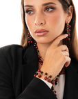 Bracciale a filo di catena con pietre pendenti in acrilico tono rosso e nero - Mya Accessories