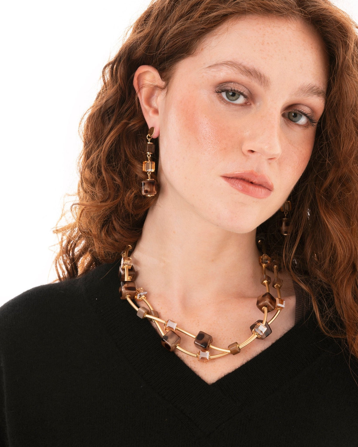 Collana girocollo a due fili con pietre a cubo in resina animalier tono beige - Mya Accessories