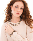 Collana girocollo a due fili con pietre a cubo in resina animalier tono grigio - Mya Accessories