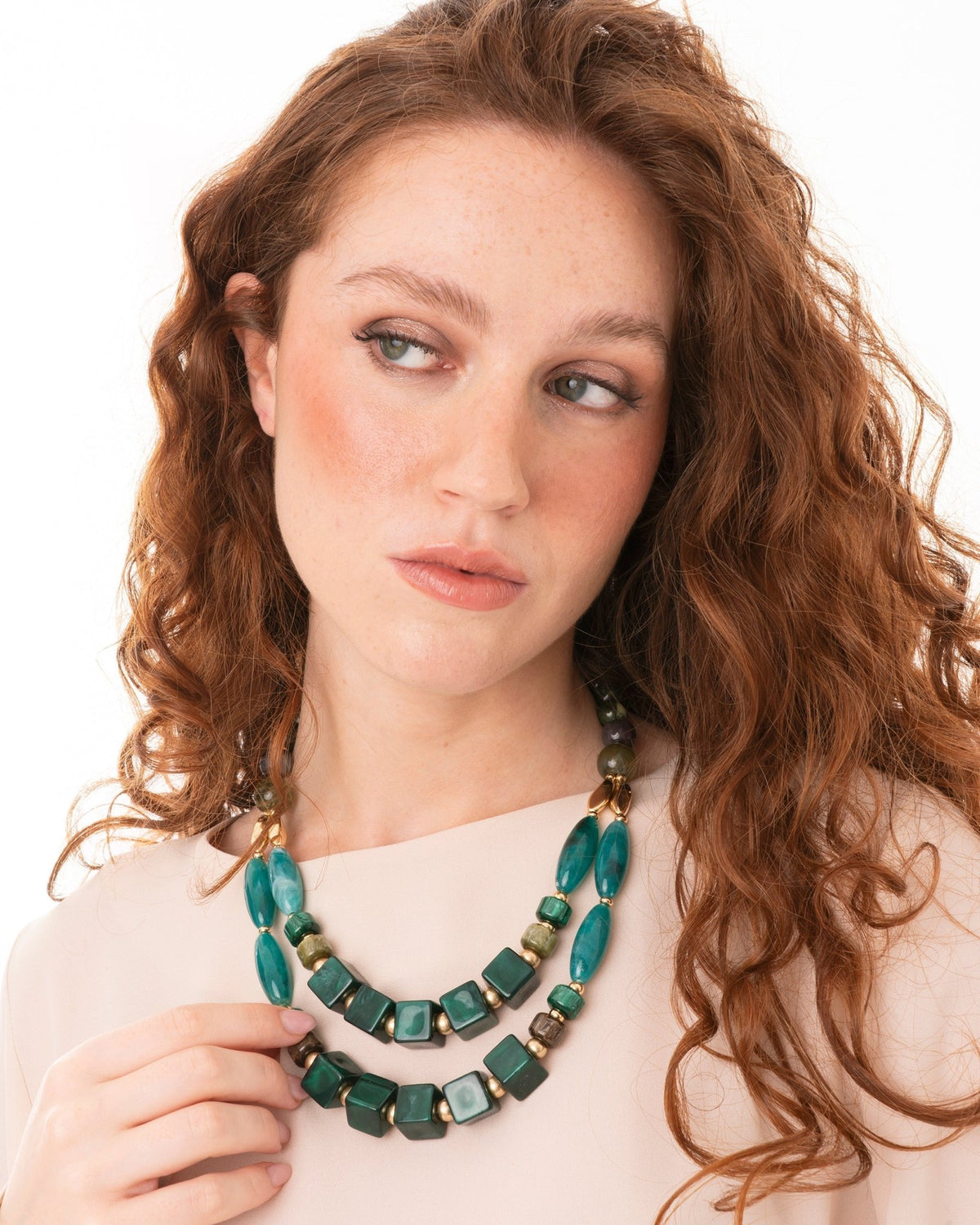 Collana a due fili con pietre in acrilico e resina tono petrolio - Mya Accessories