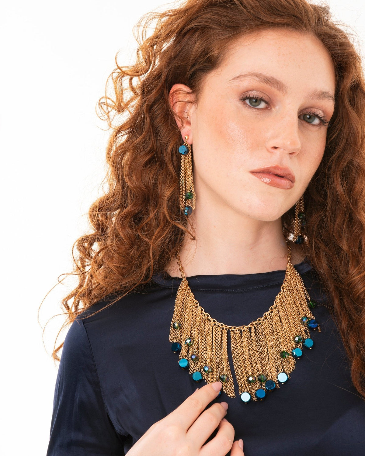 Collana girocollo con cascata a catena e pietre in vetro tono blu - Mya Accessories
