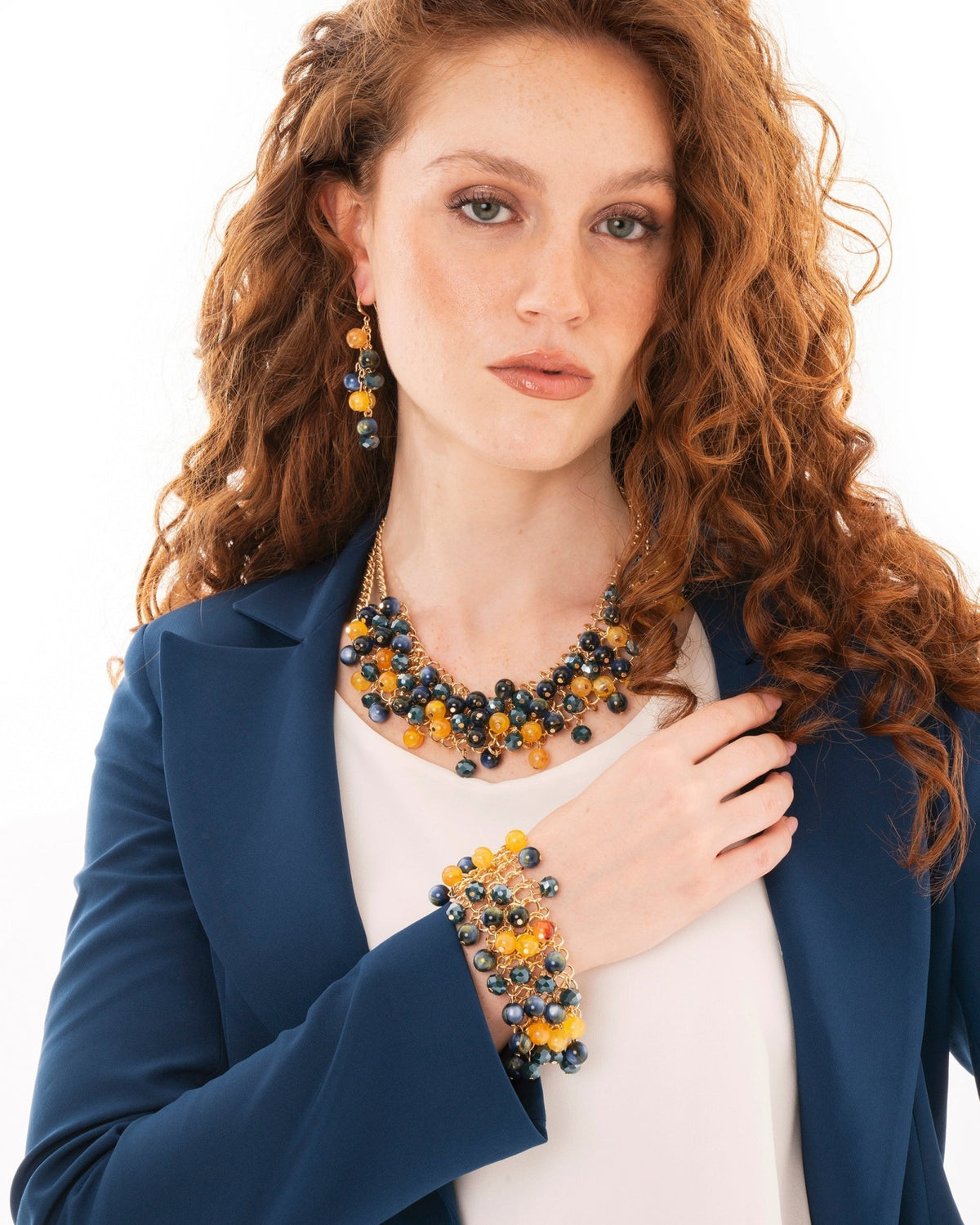Collana girocollo a due fili con sfere in vetro ed acrilico gialle e blu - Mya Accessories
