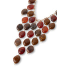 Collana girocollo a catena con cascata di pietre in acrilico tono marrone e rosso - Mya Accessories