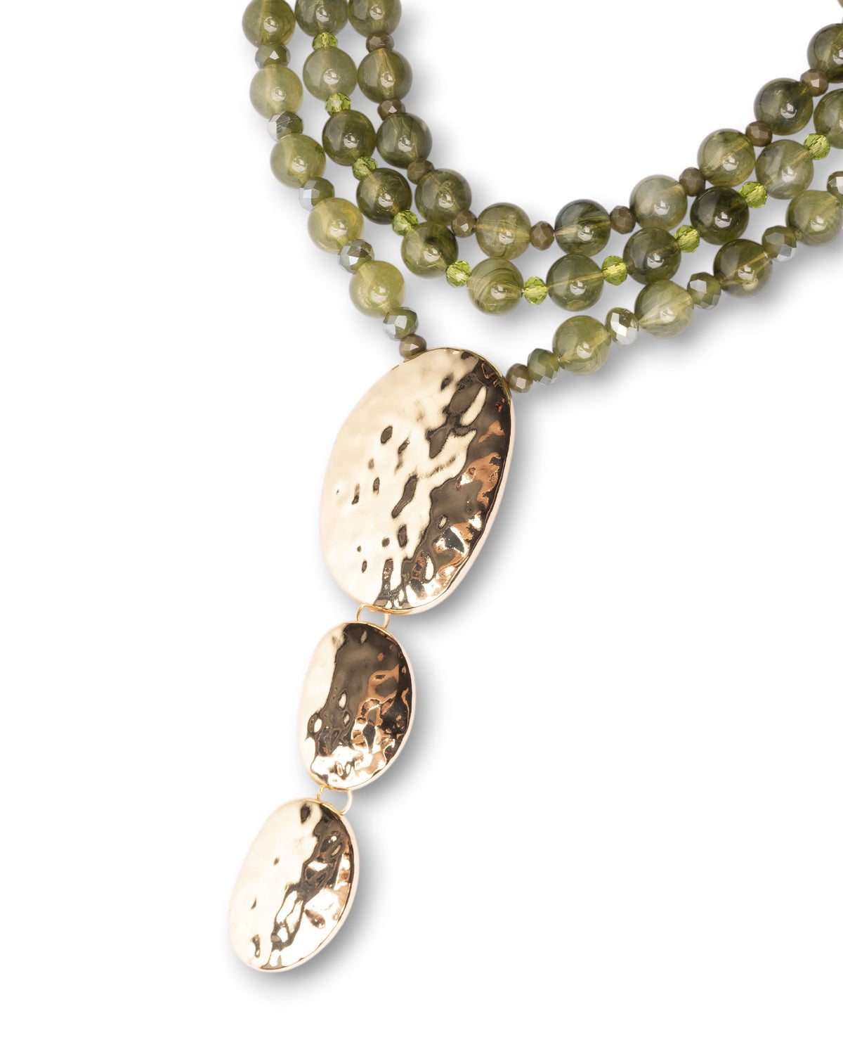 Collana multi fili con pietre in acrilico tono verde e pendente in metallo - Mya Accessories