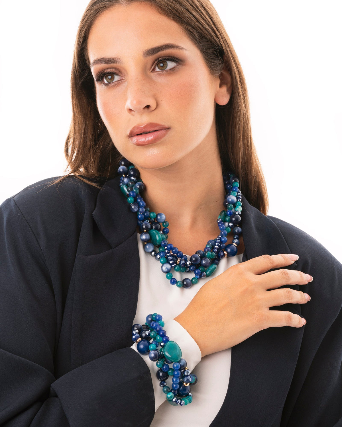 Collana girocollo con pietre intrecciate in acrilico e vetro tono blu - Mya Accessories