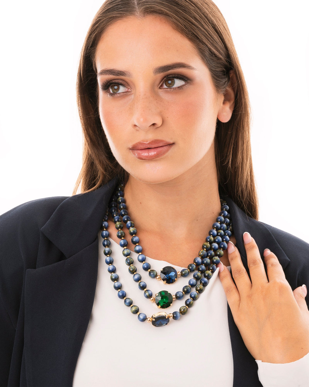 Collana a tre fili con sfere in acrilico e pietre in vetro tono blu e verde - Mya Accessories